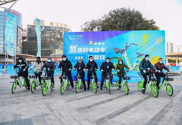1分鐘換氫棒，續(xù)航70公里，天冷不“縮水”丨氫燃料共享單車通城“嘗鮮”